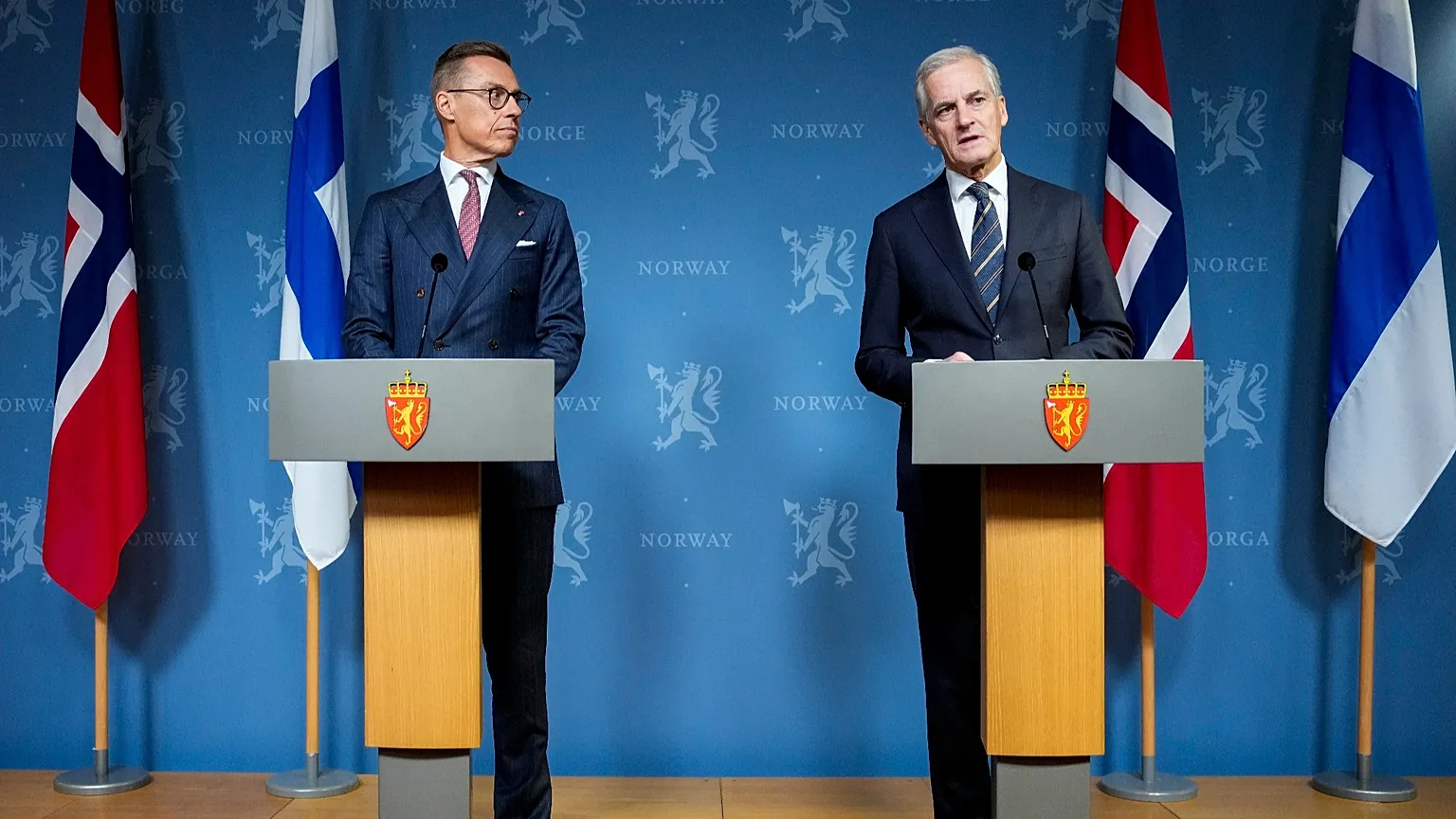 Finlandiya ve Norveç liderleri Putin'i aradı