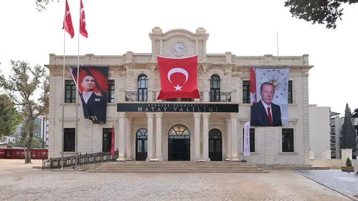 Depremde zarar gören Hatay’ın 98 yıllık tarihi valilik binası yeniden inşa edildi