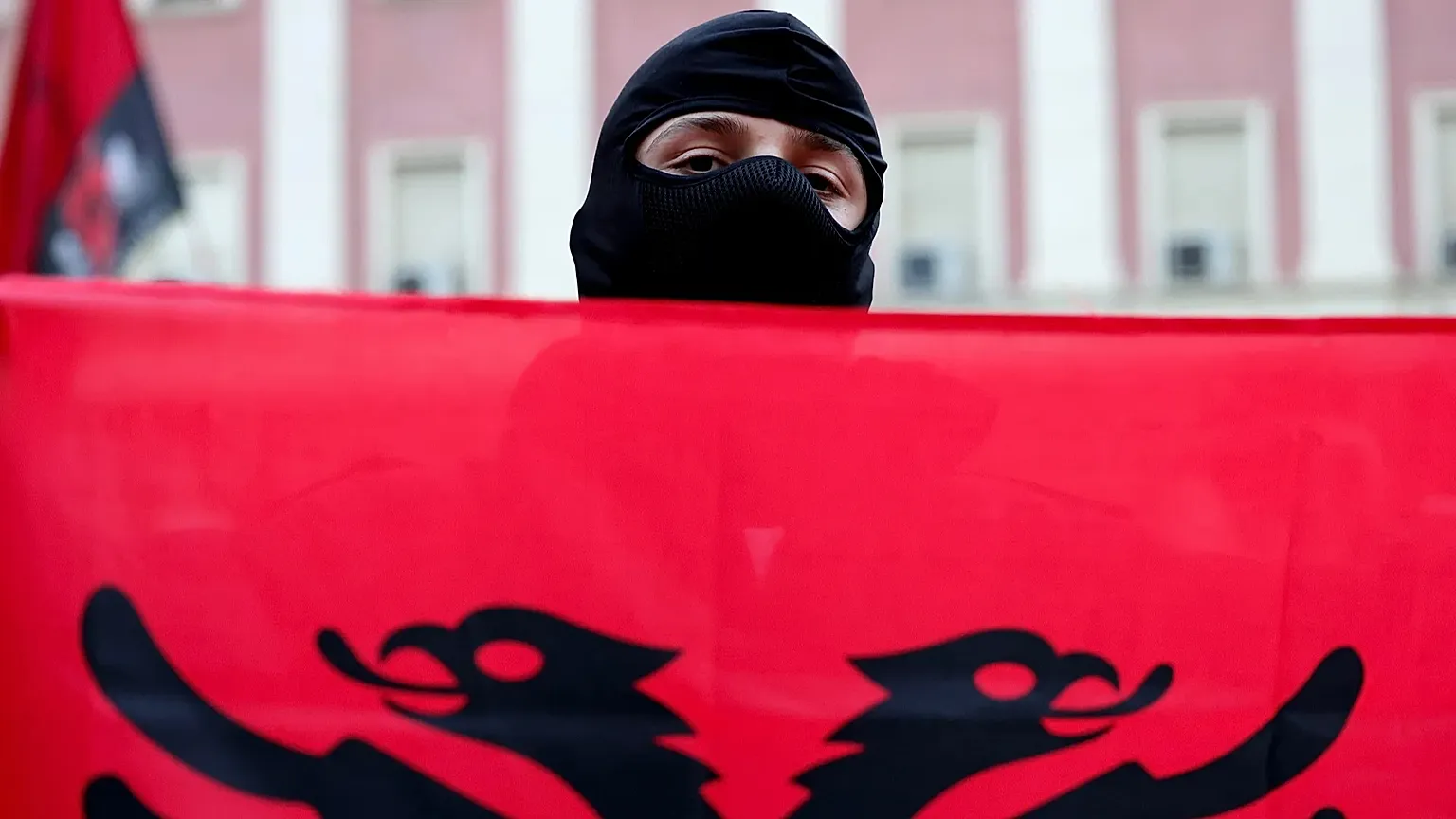Arnavutluk'ta protestolara katılanlara ceza: 5500 Euro