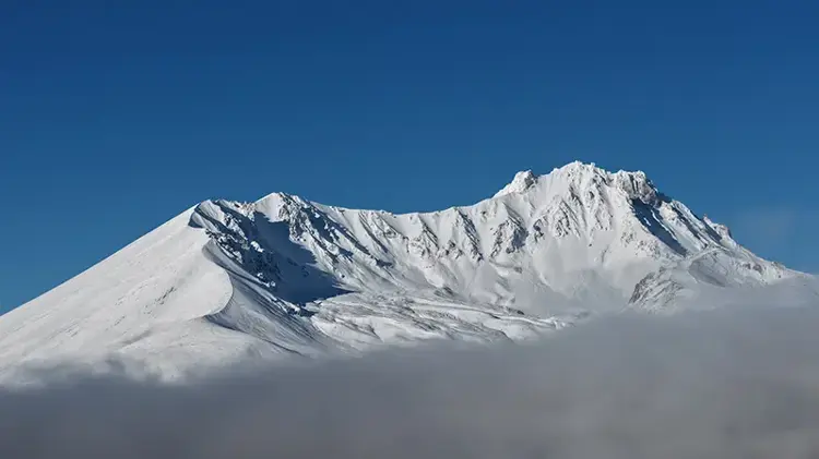 Erciyes Dağı'nın zirvesi beyaza büründü